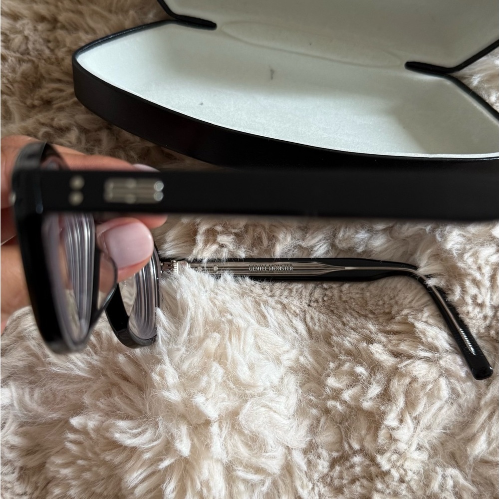 Oaa 01 GENTLE MONSTER AVIATOR GLASSES in black acetate